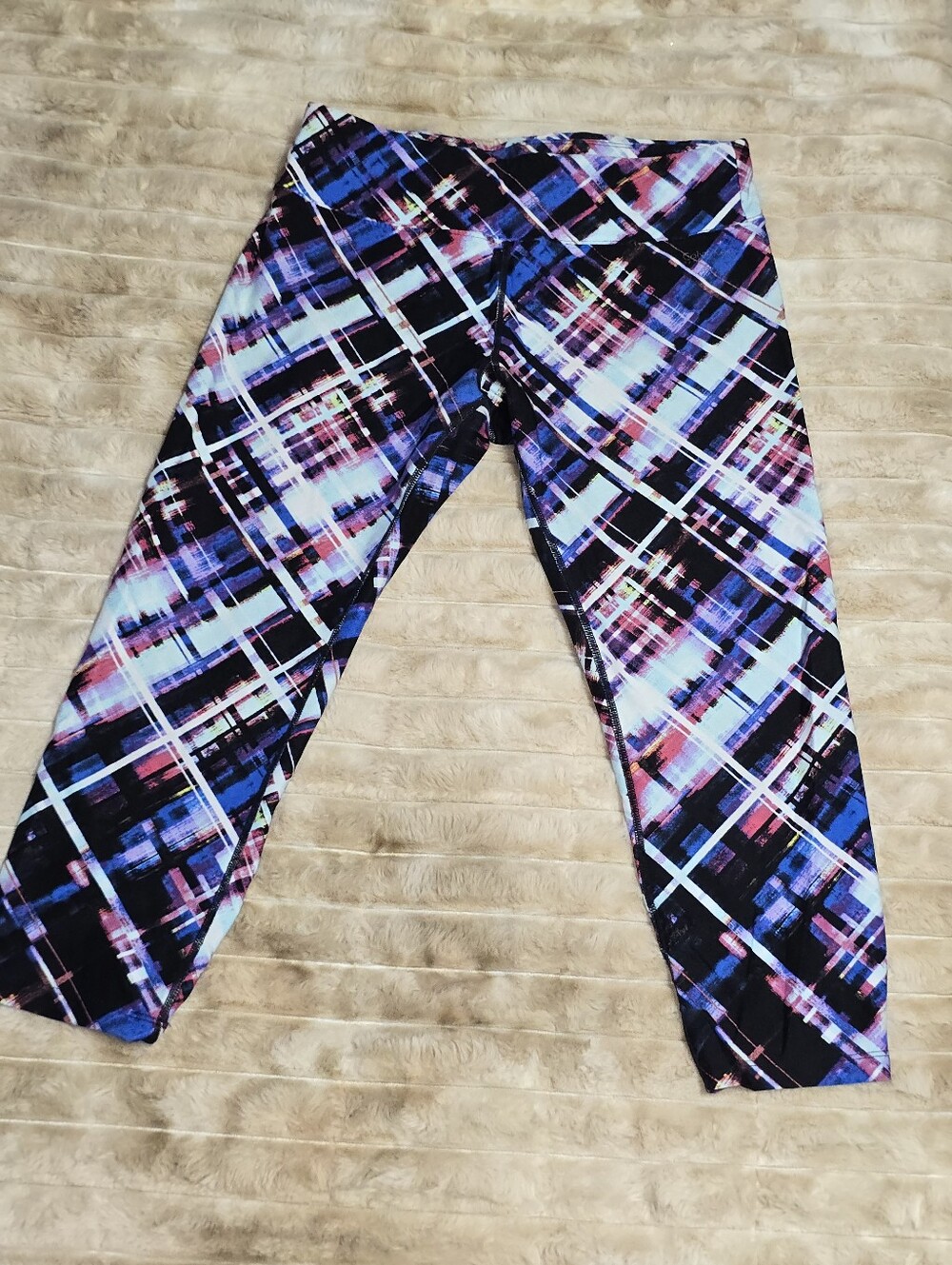 Calvin Klein Performance Abstract Plaid Grid Capri Workout Leggings Size Medium